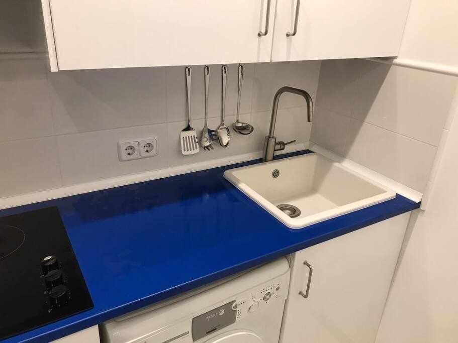 Un Genial Estudio En El Barrio Las Cortes Мадрид Екстериор снимка