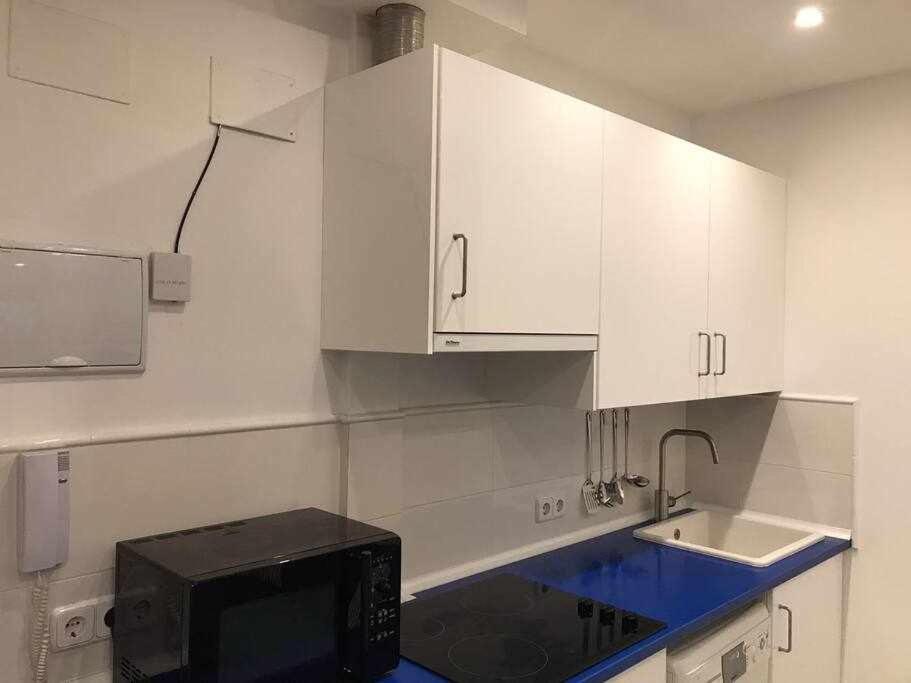 Un Genial Estudio En El Barrio Las Cortes Мадрид Екстериор снимка