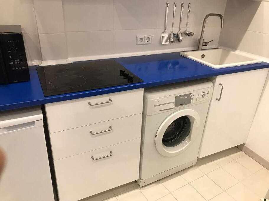 Un Genial Estudio En El Barrio Las Cortes Мадрид Екстериор снимка