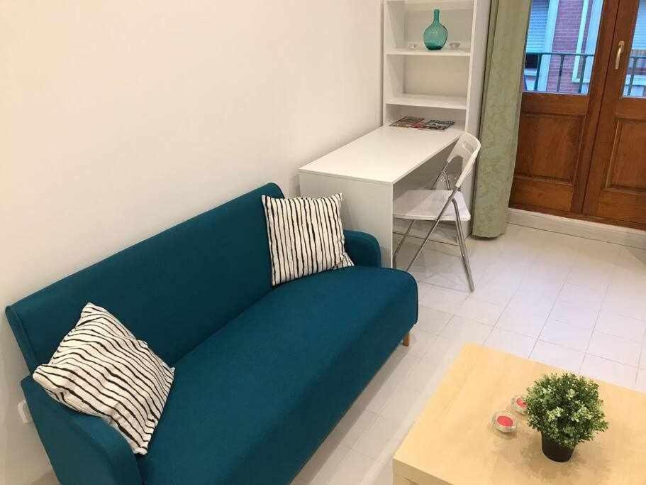 Un Genial Estudio En El Barrio Las Cortes Мадрид Екстериор снимка