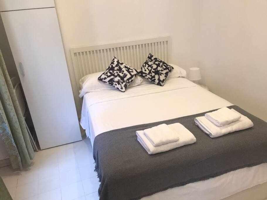 Un Genial Estudio En El Barrio Las Cortes Мадрид Екстериор снимка