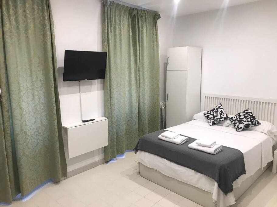 Un Genial Estudio En El Barrio Las Cortes Мадрид Екстериор снимка
