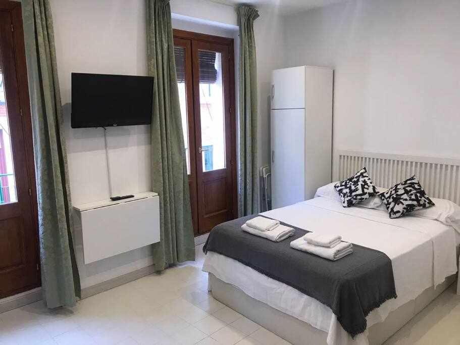 Un Genial Estudio En El Barrio Las Cortes Мадрид Екстериор снимка
