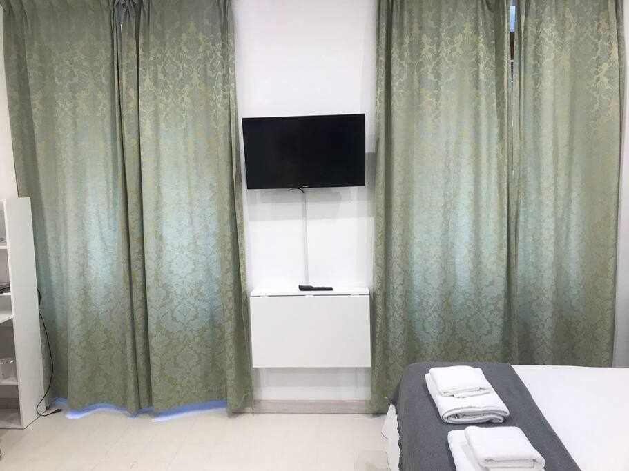 Un Genial Estudio En El Barrio Las Cortes Мадрид Екстериор снимка